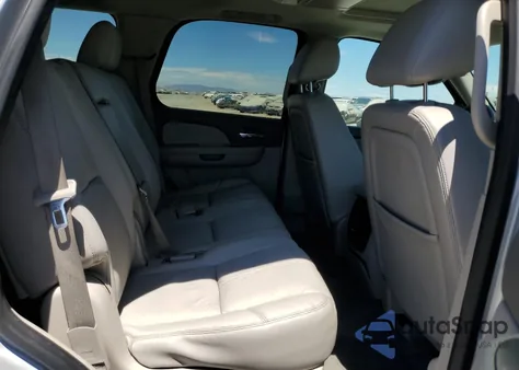 2013 Chevrolet Tahoe K1500 Lt z USA, uszkodzony, nr VIN 1GNSKBE04DR106631